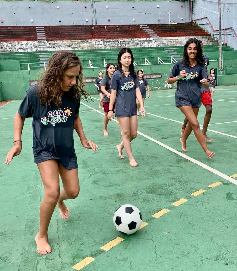 Brincadeiras da colônia de férias animadas pela equipe PIK